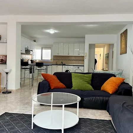 Charming 3-bed In Fuengirola