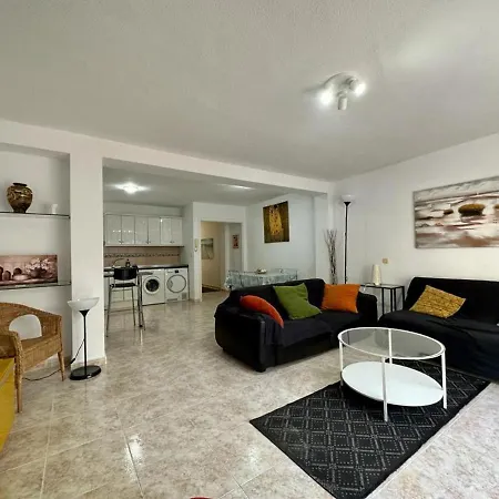 Charming 3-bed In Apartment Fuengirola