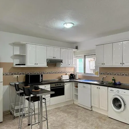Apartment Charming 3-bed In Fuengirola