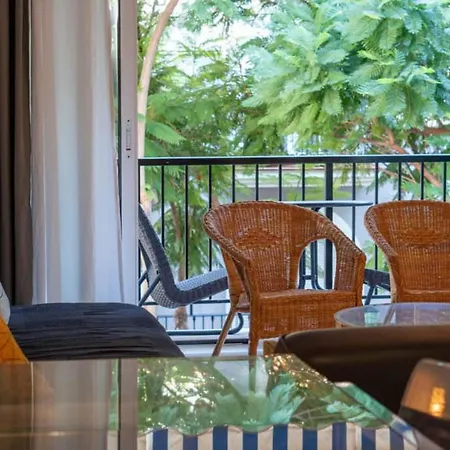 Apartment Charming 3-bed In *