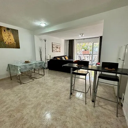 Charming 3-bed In Apartment Fuengirola